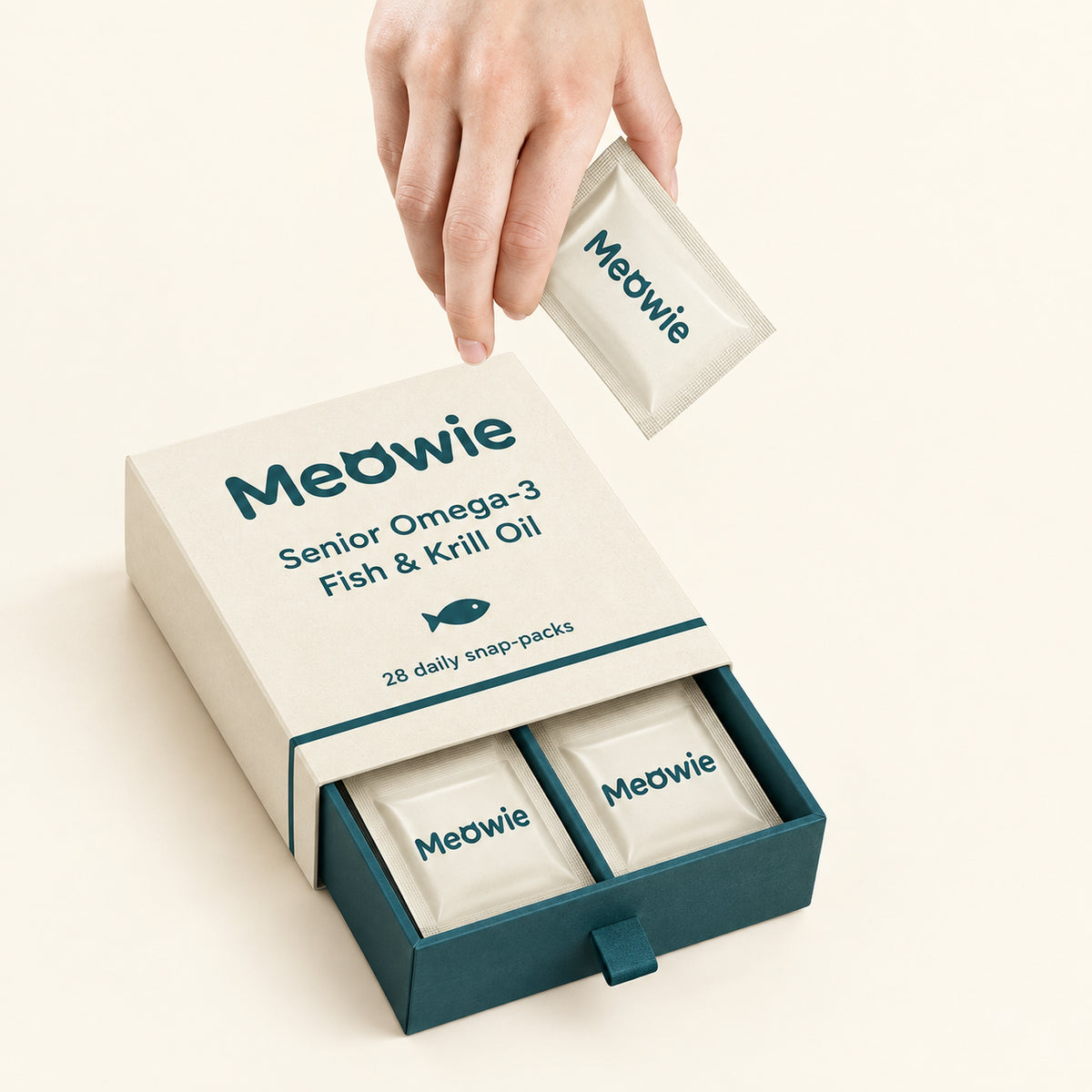 Meowie Senior Omega-3 box with snap-packs